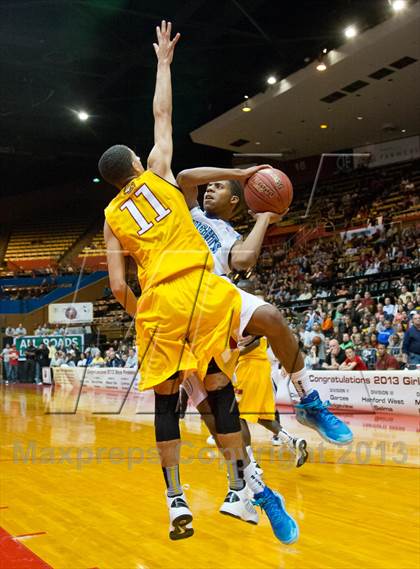 Thumbnail 1 in  Clovis West vs. Bullard (CS CIF D1 Final) photogallery.