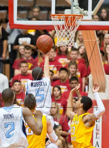 Thumbnail 3 in  Clovis West vs. Bullard (CS CIF D1 Final) photogallery.