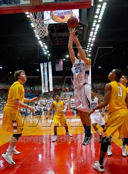 Thumbnail 3 in  Clovis West vs. Bullard (CS CIF D1 Final) photogallery.