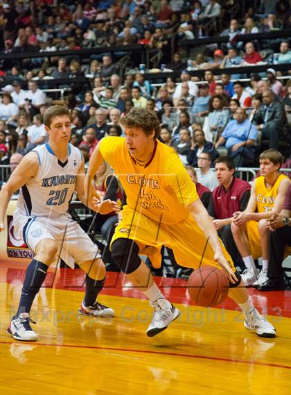 Thumbnail 2 in  Clovis West vs. Bullard (CS CIF D1 Final) photogallery.