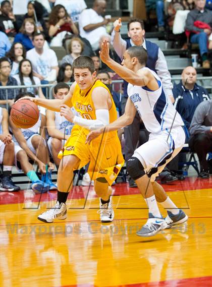 Thumbnail 2 in  Clovis West vs. Bullard (CS CIF D1 Final) photogallery.