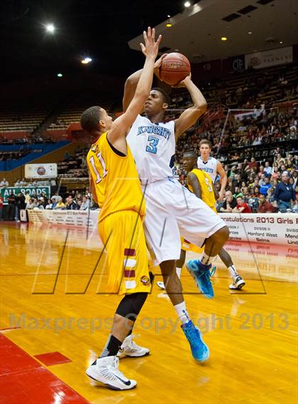 Thumbnail 3 in  Clovis West vs. Bullard (CS CIF D1 Final) photogallery.