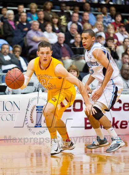 Thumbnail 2 in  Clovis West vs. Bullard (CS CIF D1 Final) photogallery.