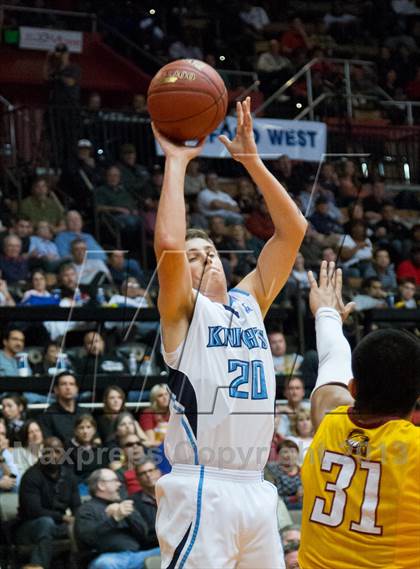 Thumbnail 2 in  Clovis West vs. Bullard (CS CIF D1 Final) photogallery.