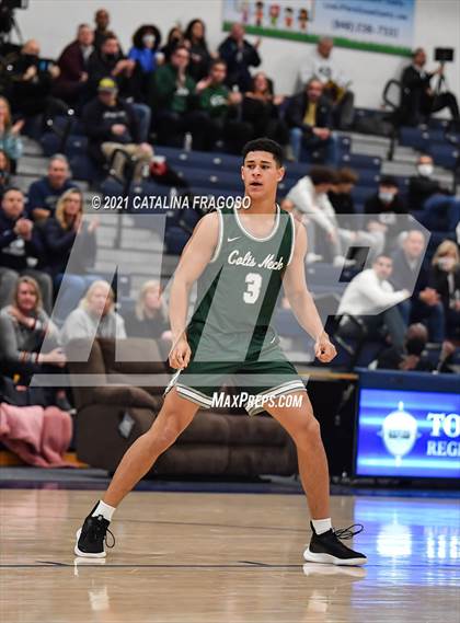 Thumbnail 3 in Manasquan vs Colts Neck (WOMB Christmas Classic) photogallery.