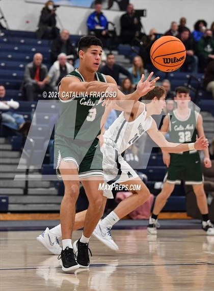 Thumbnail 2 in Manasquan vs Colts Neck (WOMB Christmas Classic) photogallery.