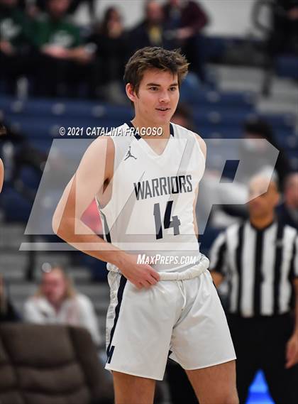 Thumbnail 3 in Manasquan vs Colts Neck (WOMB Christmas Classic) photogallery.