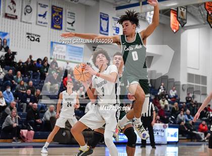Thumbnail 2 in Manasquan vs Colts Neck (WOMB Christmas Classic) photogallery.