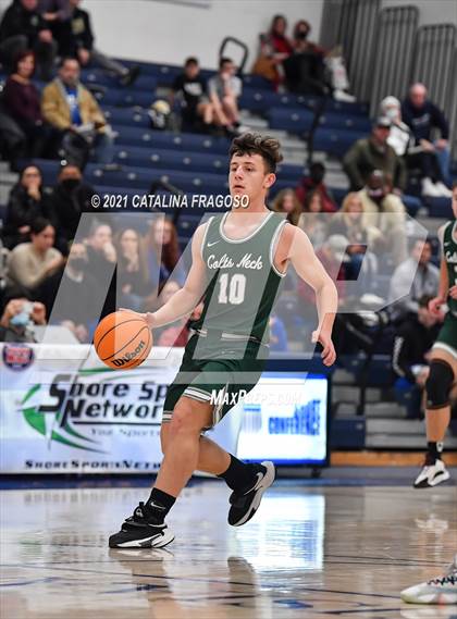 Thumbnail 2 in Manasquan vs Colts Neck (WOMB Christmas Classic) photogallery.