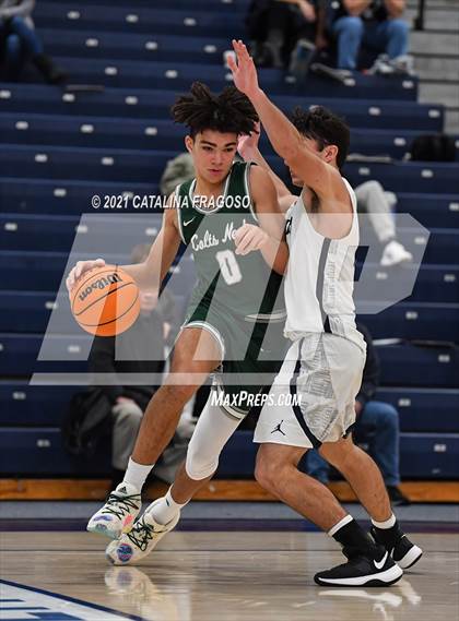 Thumbnail 2 in Manasquan vs Colts Neck (WOMB Christmas Classic) photogallery.