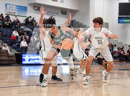 Thumbnail 1 in Manasquan vs Colts Neck (WOMB Christmas Classic) photogallery.