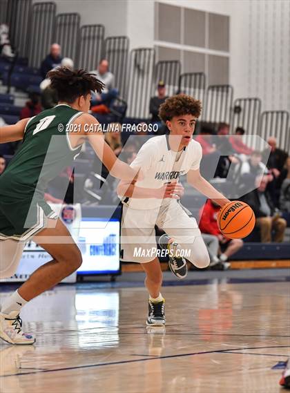 Thumbnail 3 in Manasquan vs Colts Neck (WOMB Christmas Classic) photogallery.
