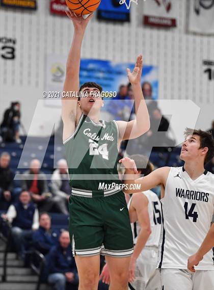 Thumbnail 2 in Manasquan vs Colts Neck (WOMB Christmas Classic) photogallery.