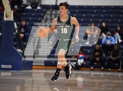 Thumbnail 2 in Manasquan vs Colts Neck (WOMB Christmas Classic) photogallery.