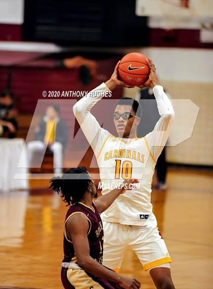 Thumbnail 3 in Brooklyn Collegiate vs. Cardinal Hayes (Apparel Challenge) photogallery.