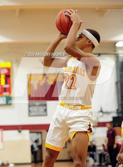 Thumbnail 2 in Brooklyn Collegiate vs. Cardinal Hayes (Apparel Challenge) photogallery.
