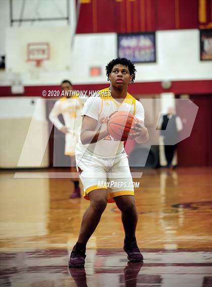 Thumbnail 3 in Brooklyn Collegiate vs. Cardinal Hayes (Apparel Challenge) photogallery.