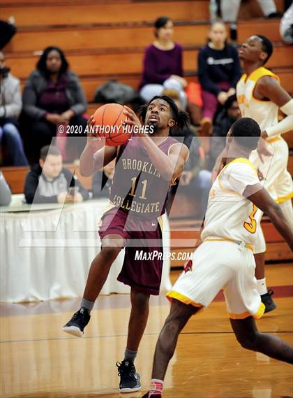 Thumbnail 3 in Brooklyn Collegiate vs. Cardinal Hayes (Apparel Challenge) photogallery.