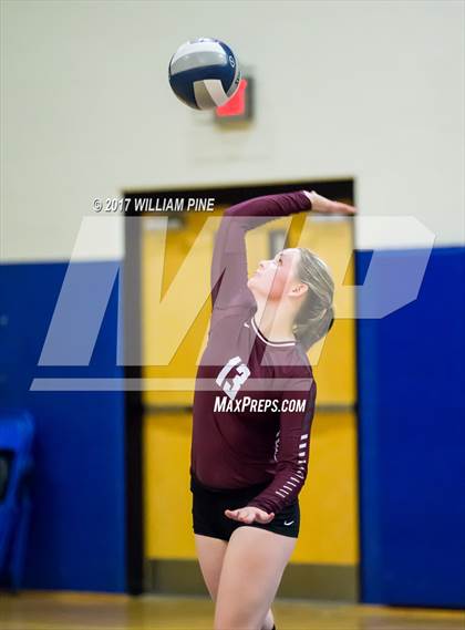 Thumbnail 2 in Kingston vs. Warwick (Section 9 Class AA Final) photogallery.