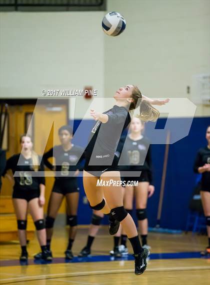 Thumbnail 3 in Kingston vs. Warwick (Section 9 Class AA Final) photogallery.