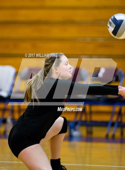 Thumbnail 2 in Kingston vs. Warwick (Section 9 Class AA Final) photogallery.
