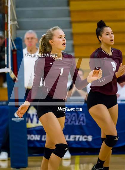 Thumbnail 2 in Kingston vs. Warwick (Section 9 Class AA Final) photogallery.