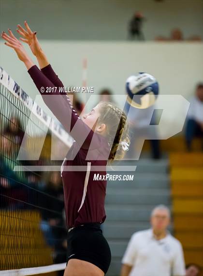 Thumbnail 2 in Kingston vs. Warwick (Section 9 Class AA Final) photogallery.