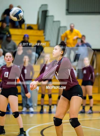 Thumbnail 1 in Kingston vs. Warwick (Section 9 Class AA Final) photogallery.