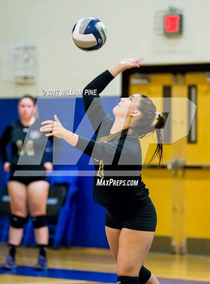 Thumbnail 2 in Kingston vs. Warwick (Section 9 Class AA Final) photogallery.