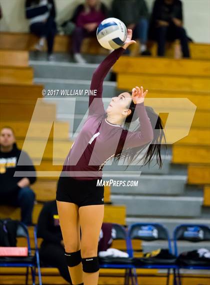 Thumbnail 2 in Kingston vs. Warwick (Section 9 Class AA Final) photogallery.