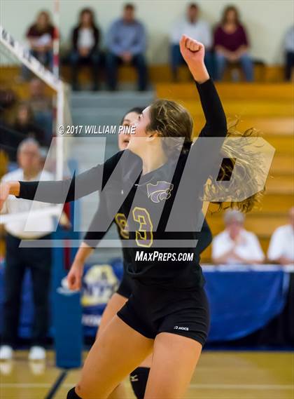 Thumbnail 2 in Kingston vs. Warwick (Section 9 Class AA Final) photogallery.