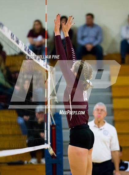 Thumbnail 2 in Kingston vs. Warwick (Section 9 Class AA Final) photogallery.