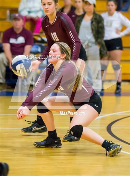 Thumbnail 2 in Kingston vs. Warwick (Section 9 Class AA Final) photogallery.