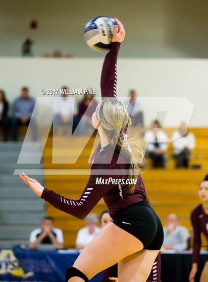 Thumbnail 2 in Kingston vs. Warwick (Section 9 Class AA Final) photogallery.