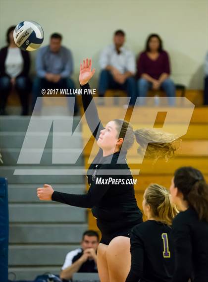 Thumbnail 1 in Kingston vs. Warwick (Section 9 Class AA Final) photogallery.