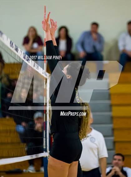 Thumbnail 2 in Kingston vs. Warwick (Section 9 Class AA Final) photogallery.