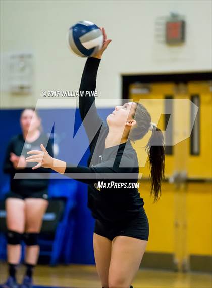 Thumbnail 2 in Kingston vs. Warwick (Section 9 Class AA Final) photogallery.