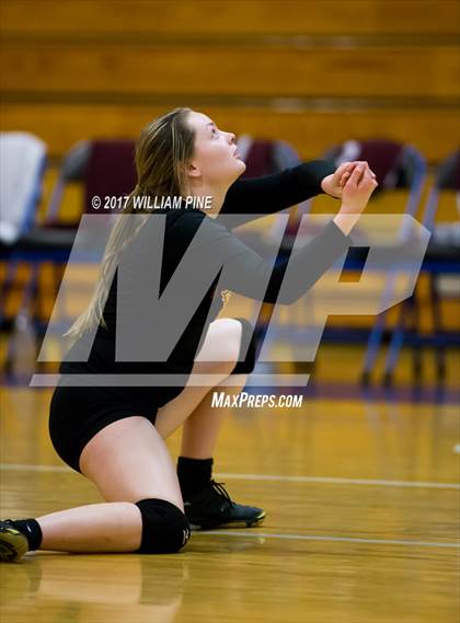 Thumbnail 3 in Kingston vs. Warwick (Section 9 Class AA Final) photogallery.