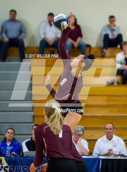 Thumbnail 2 in Kingston vs. Warwick (Section 9 Class AA Final) photogallery.