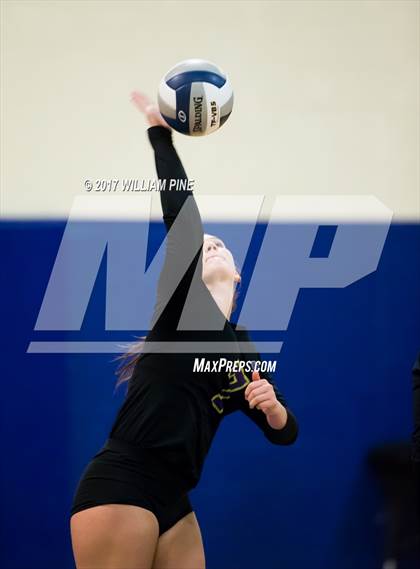 Thumbnail 1 in Kingston vs. Warwick (Section 9 Class AA Final) photogallery.