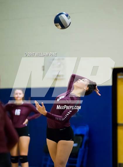 Thumbnail 2 in Kingston vs. Warwick (Section 9 Class AA Final) photogallery.