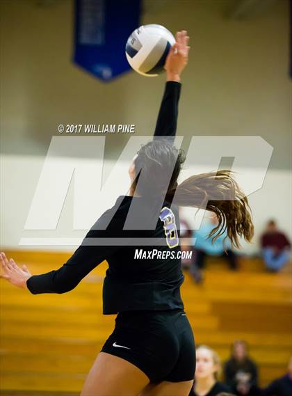 Thumbnail 2 in Kingston vs. Warwick (Section 9 Class AA Final) photogallery.