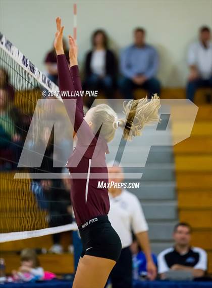 Thumbnail 2 in Kingston vs. Warwick (Section 9 Class AA Final) photogallery.