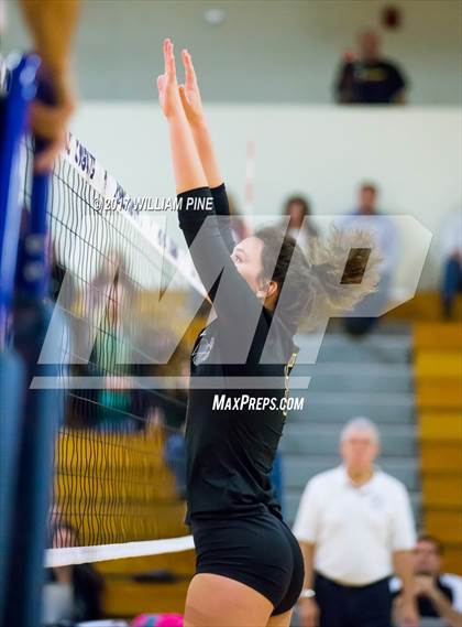 Thumbnail 2 in Kingston vs. Warwick (Section 9 Class AA Final) photogallery.
