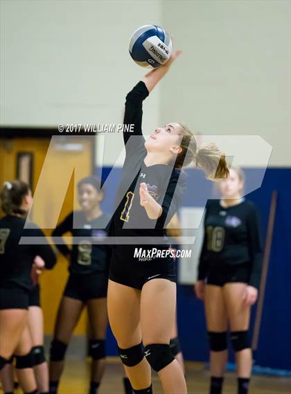 Thumbnail 2 in Kingston vs. Warwick (Section 9 Class AA Final) photogallery.