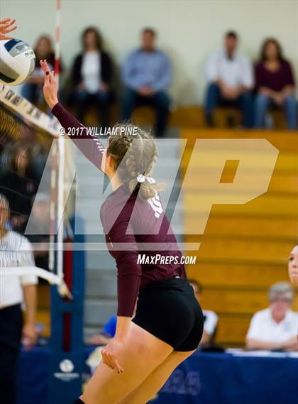 Thumbnail 3 in Kingston vs. Warwick (Section 9 Class AA Final) photogallery.