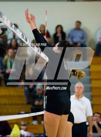 Thumbnail 2 in Kingston vs. Warwick (Section 9 Class AA Final) photogallery.