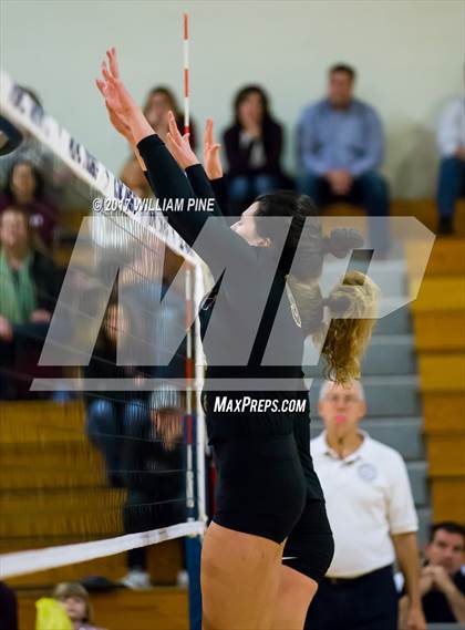 Thumbnail 1 in Kingston vs. Warwick (Section 9 Class AA Final) photogallery.