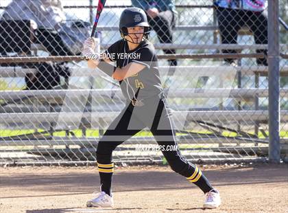 Thumbnail 1 in El Dorado @ Brea Olinda photogallery.