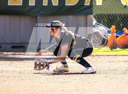 Thumbnail 2 in El Dorado @ Brea Olinda photogallery.